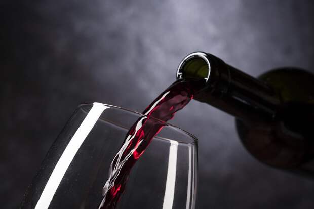 Эндокринолог Балашова: Красное вино может быть полезным за счет ресвератрола