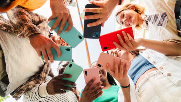 Золотая середина: определен оптимальный объем использования соцсетей подростками