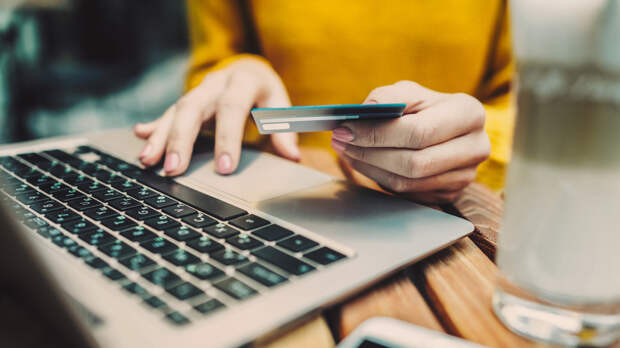 Юрист Пашин: россияне могут столкнуться с блокировкой переводов при смене номера