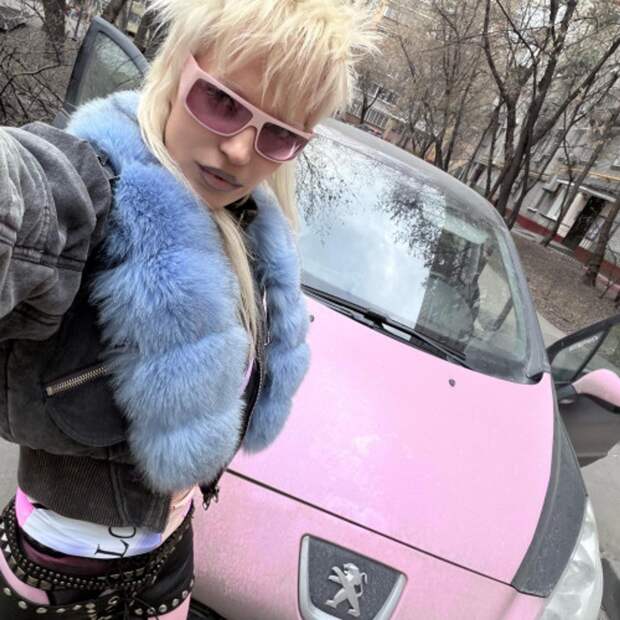 Глюкоза похвасталась новой иномаркой: фото