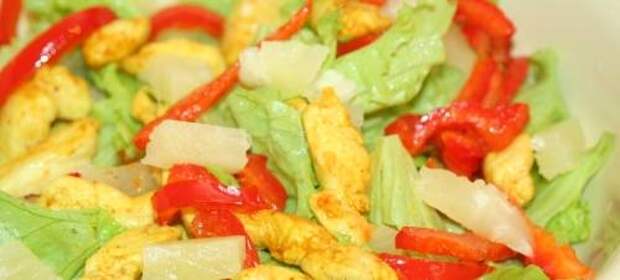 Легкий салат с курицей карри и ананасом – рецепт с фото