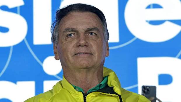 Экс-президента Бразилии Болсонару госпитализировали с плохим самочувствием