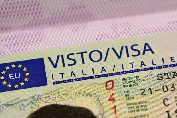 Консульство страны Европы в Москве приостановит прием документов в феврале