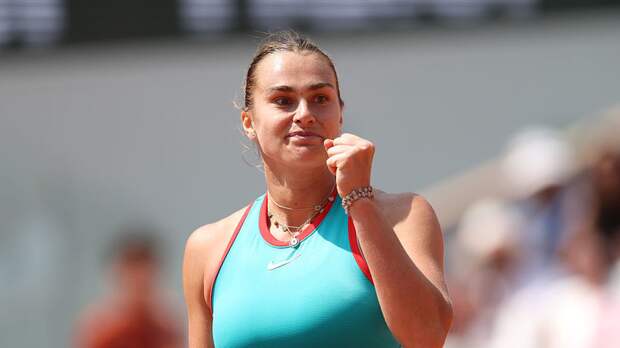 Соболенко подарила Кирьосу российские сладости перед выставочным матчем