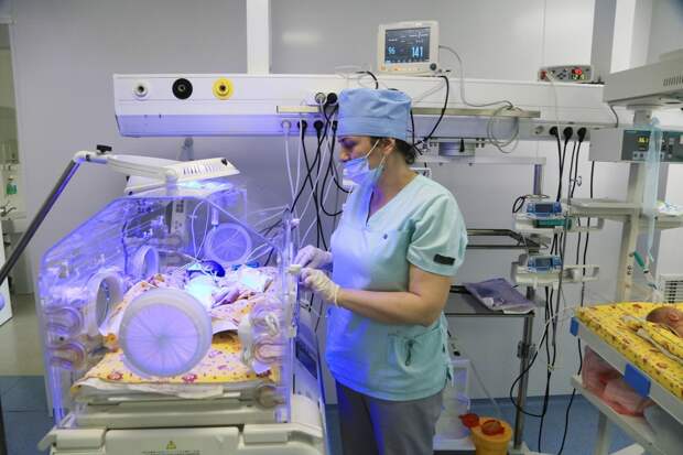 В Крыму успешно выхаживают новорожденных весом 500 граммов