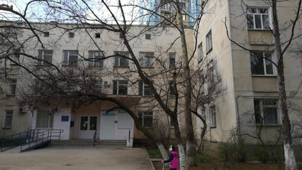 В Севастополе взялись за ремонт поликлиники на улице Ерошенко