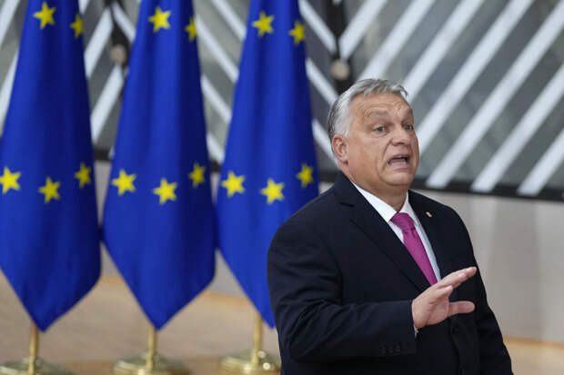 Премьер Венгрии Орбан связал слова политиков Запада с подготовкой к войне с РФ