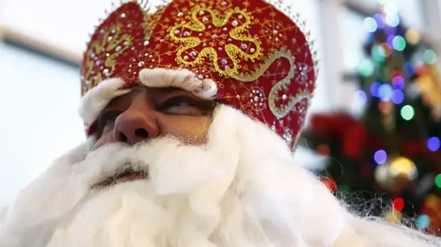 Исследование: чаще всего Дедом Морозом и Снегурочкой подрабатывают менеджеры и курьеры
