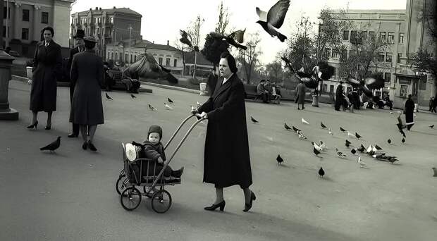 Сталино. Площадь Ленина. 1956 год https://t.me/webmoney_dn/311175Video: Видео от Донецкая группа новостей|Донецк.ДНР