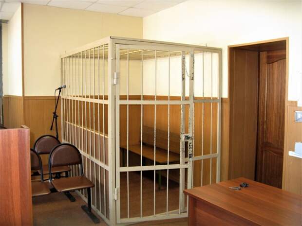 Лихой житель Боровичей не гнушался ни золотом, ни растворимым кофе