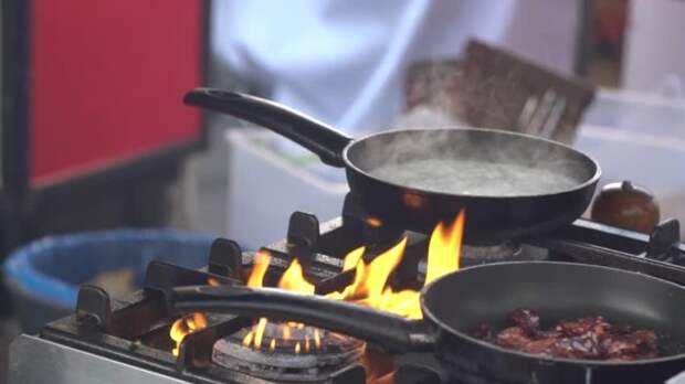 Сильный огонь – не для чеснока. /Фото: ak5.picdn.net Сильный огонь – не для чеснока. /Фото: ak5.picdn.net