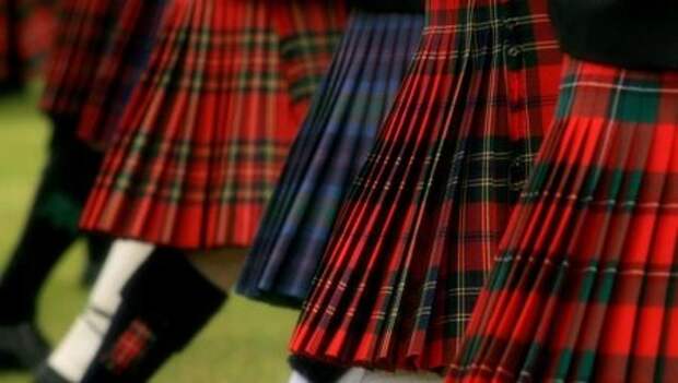 Юбка-шотландка как главный хит осеннего сезона: Какую выбрать и с чем носить