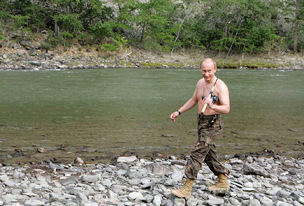 Премьер-министр Японии не зря дарил спиннинг — Путин любит рыбалку