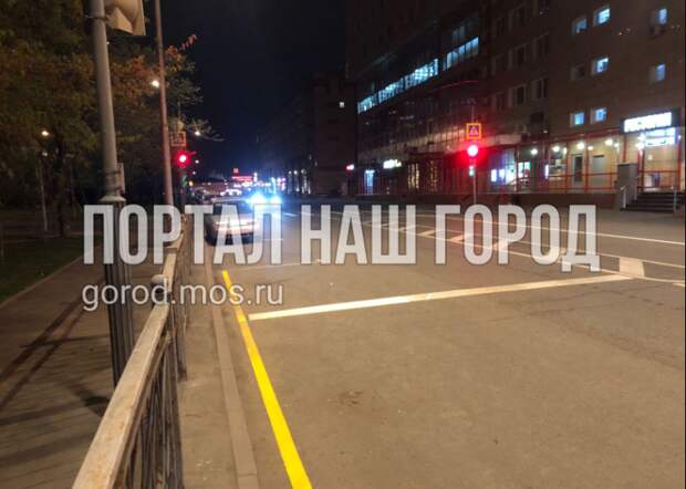 Машины перегородили дорогу автобусам на Привольной улице