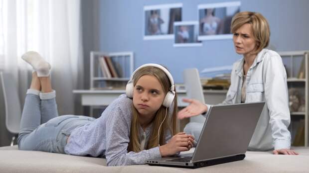 Как вернуть доверие подростка, если он больше слушает блогеров. Советы для родителей