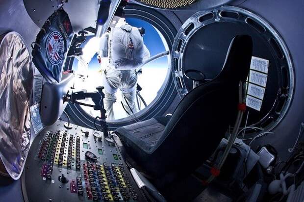 felix-baumgartner-craft-610x406