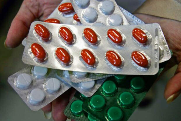 В Керчи пограничники изъяли более 200 запрещенных таблеток
