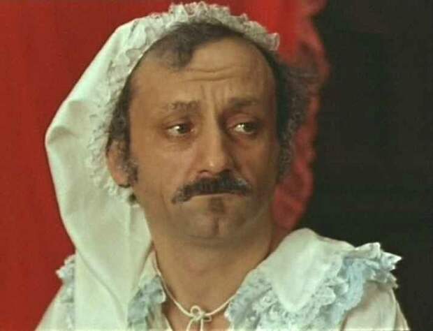 Чем зарабатывали на жизнь отечественные знаменитости до народной славы