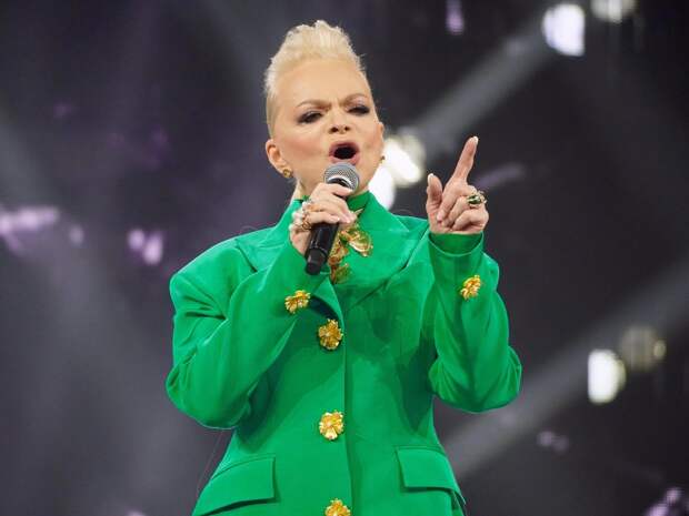 Хоть Долина и говорит, что оправилась после ситуации с квартирой, зрители на ее выступлениях массово покидают зал