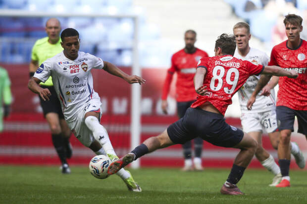 Гендиректор "Акрона" Клошев возмутился отмененным голом Дзюбы в ворота ЦСКА