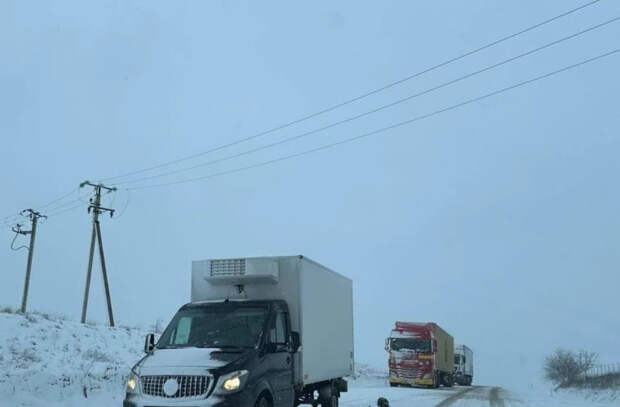 Полиция: фуры застряли в Кагульском районе, на севере - опасные участки
