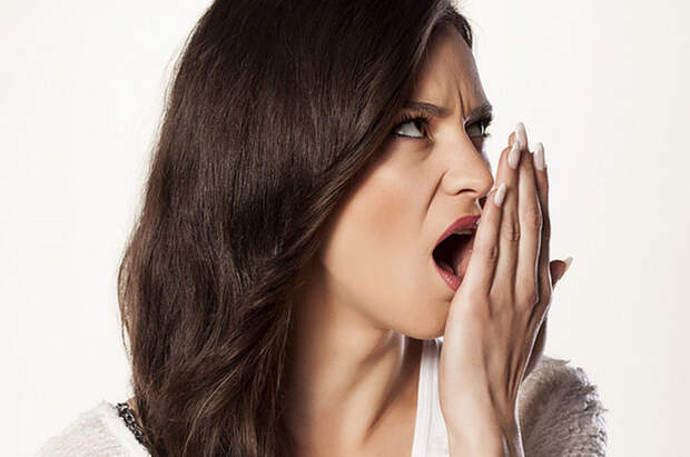 Как победить неприятный запах изо рта