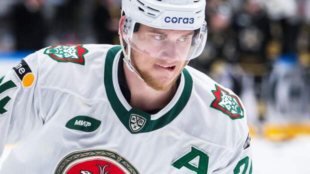 «Палец практически полностью оторвался». Форвард «Ак Барса» Сафонов — об инциденте на тренировке