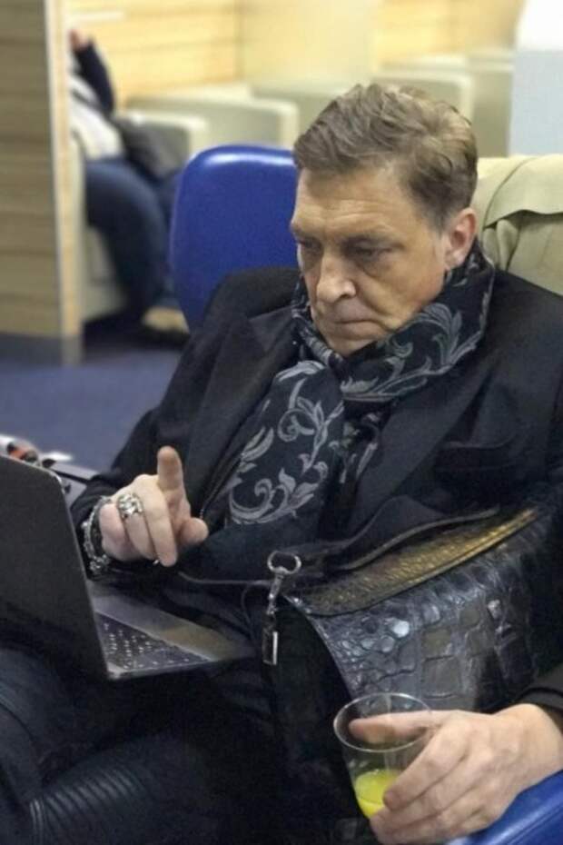 Где сейчас проживает невзоров. Невзоров депутат. Невзоров 600. Невзоров с сыном. Невзоров фото.