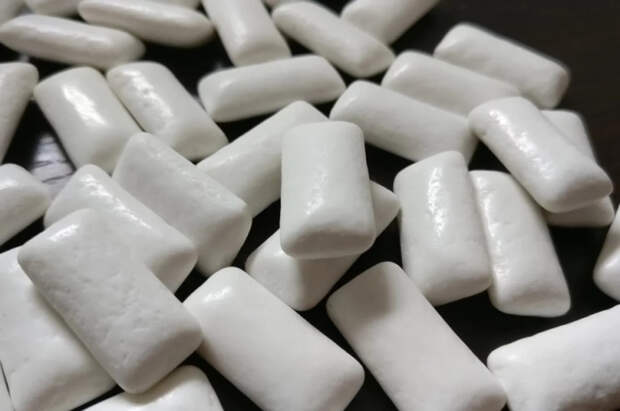 Доктор Ивашков: жевательная резинка может помочь при запоре и ускорить перистальтику