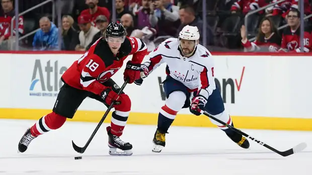 «Его игра в атаке по-прежнему на высоте»: Овечкин набрал два очка и ворвался в тройку лучших бомбардиров НХЛ