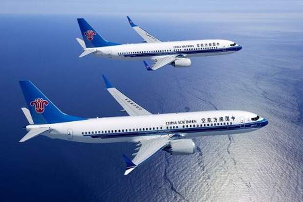 Boeing 737 MAX 8 (на переднем плане) и Boeing 737-800 авиакомпании China Southern Airlines