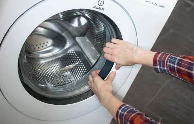 Как экстренно открыть стиральную машину