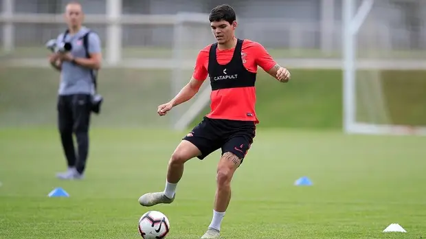 Айртон: если я падаю на поле и лежу, то недолго