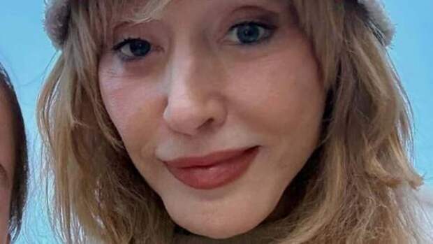 «На себя не похожа»: муж Пугачевой гуляет по Нью-Йорку с юной красоткой, бросив певицу на Кипре