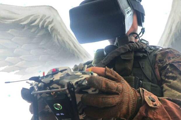 Погоню FPV-дрона за BMW командира украинского полка показали на видео