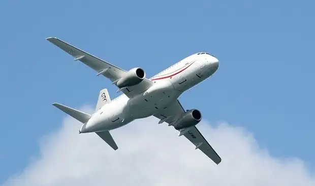 Минпромторг планирует ускорить создание импортозамещенного самолета SSJ100