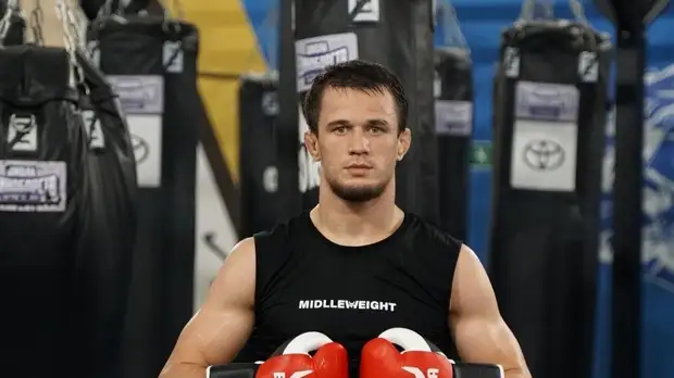 Момент наезда на полицейского у аэропорта попал на камеры видеонаблюдения