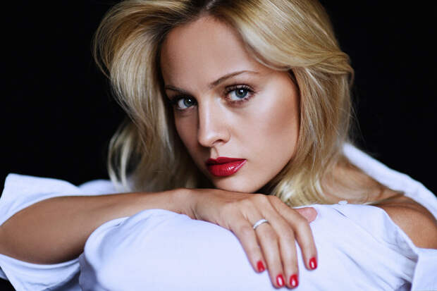 Актриса Янина Студилина заявила, что в России лучшее актерское образование