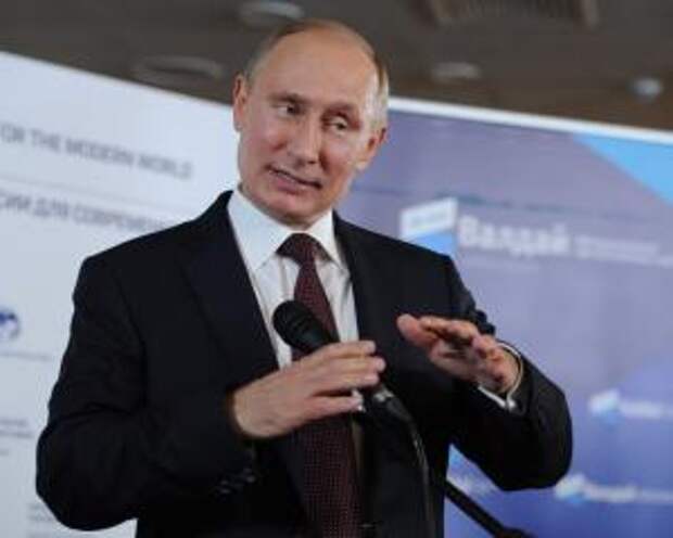В.Путин похвалил "Шальке" за покупку футболиста "Милана"