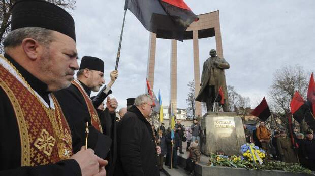 РФ направила МИД Австрии протест из-за празднования дня рождения Бандеры в Вене