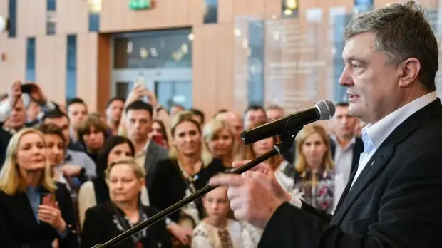 Порошенко подтвердил намерение подписать закон о языке