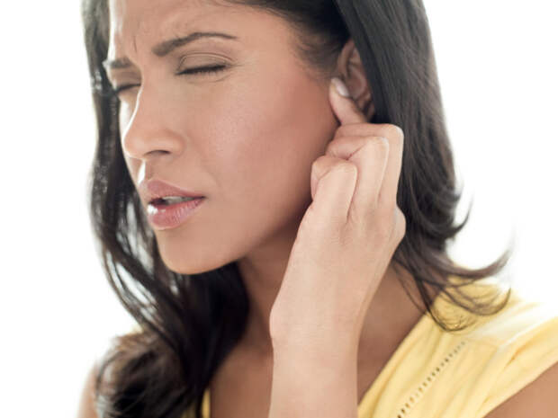 Шум в ушах, или другими словами тиннитус, — это чаще всего субъективное ощущение звона, жужжания, шипения, свиста или других звуков при отсутствии внешних раздражителей.