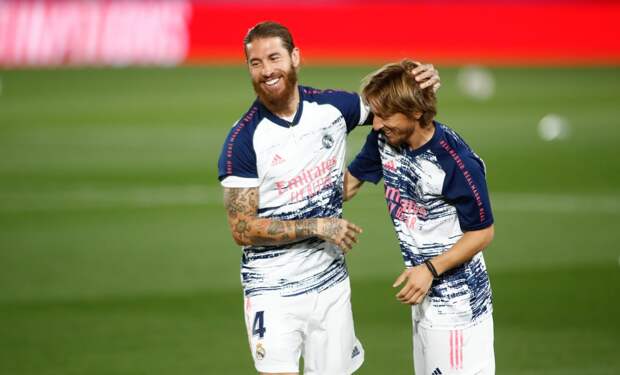 Саудиты входят во вкус! Вслед за Роналду «Аль-Наср» нацелился еще на двух суперзвезд. А может, и на самого Месси?