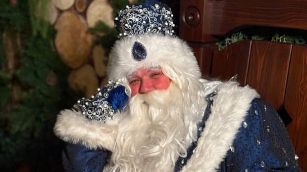 Дед Мороз поздравил россиян с Новым годом: «Загадывайте любые желания!»
