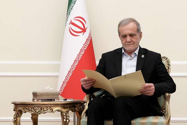 Пезешкиан заявил, что Иран не планирует конфликтовать с соседними странами