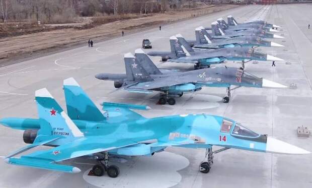 Полтора десятка Су-34 появились в 170 км от украинской границы
