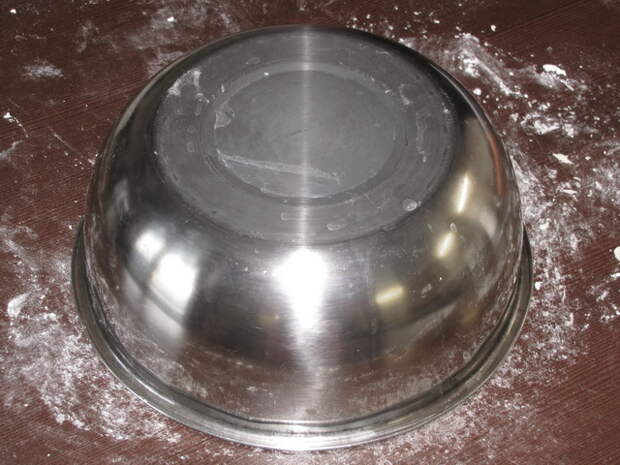 Накрыть тесто миской. пошаговое фото этапа приготовления чак-чак
