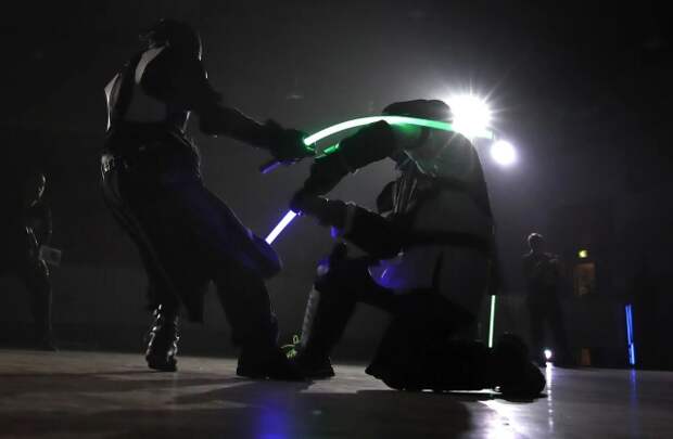 Фанаты "Звездных войн" ликуют: бои на световых мечах теперь официально вид спорта
