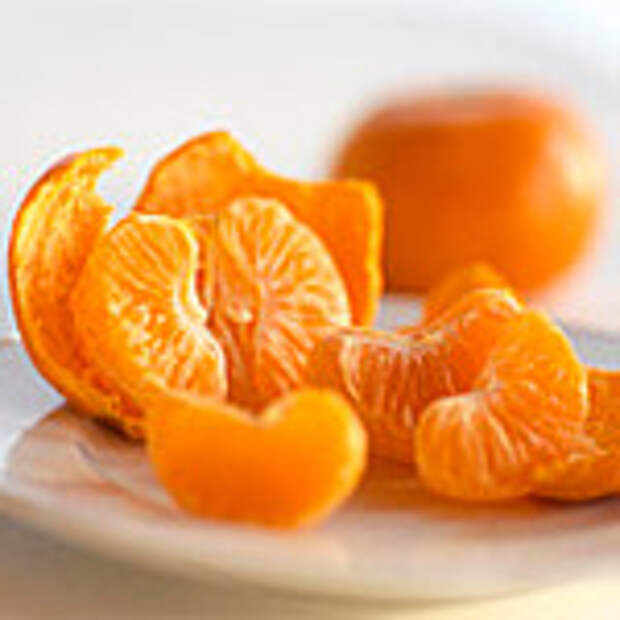 Кожура мандарина. Мандариновые корки. Оранжевые продукты. Цифра 3 из мандарин.
