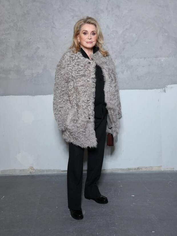 Неделя моды в Париже: Катрин Денёв, Роберт Паттинсон и Миа Гот